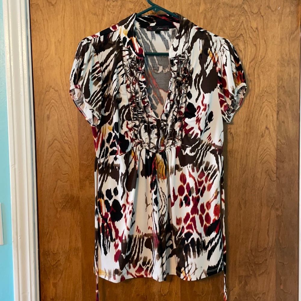 Fine print work blouse with Tie in back